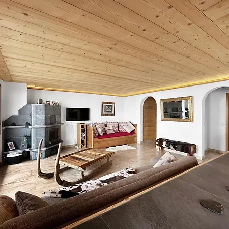 Mountain Bliss, View And Sauna - Swiss Alps דירה